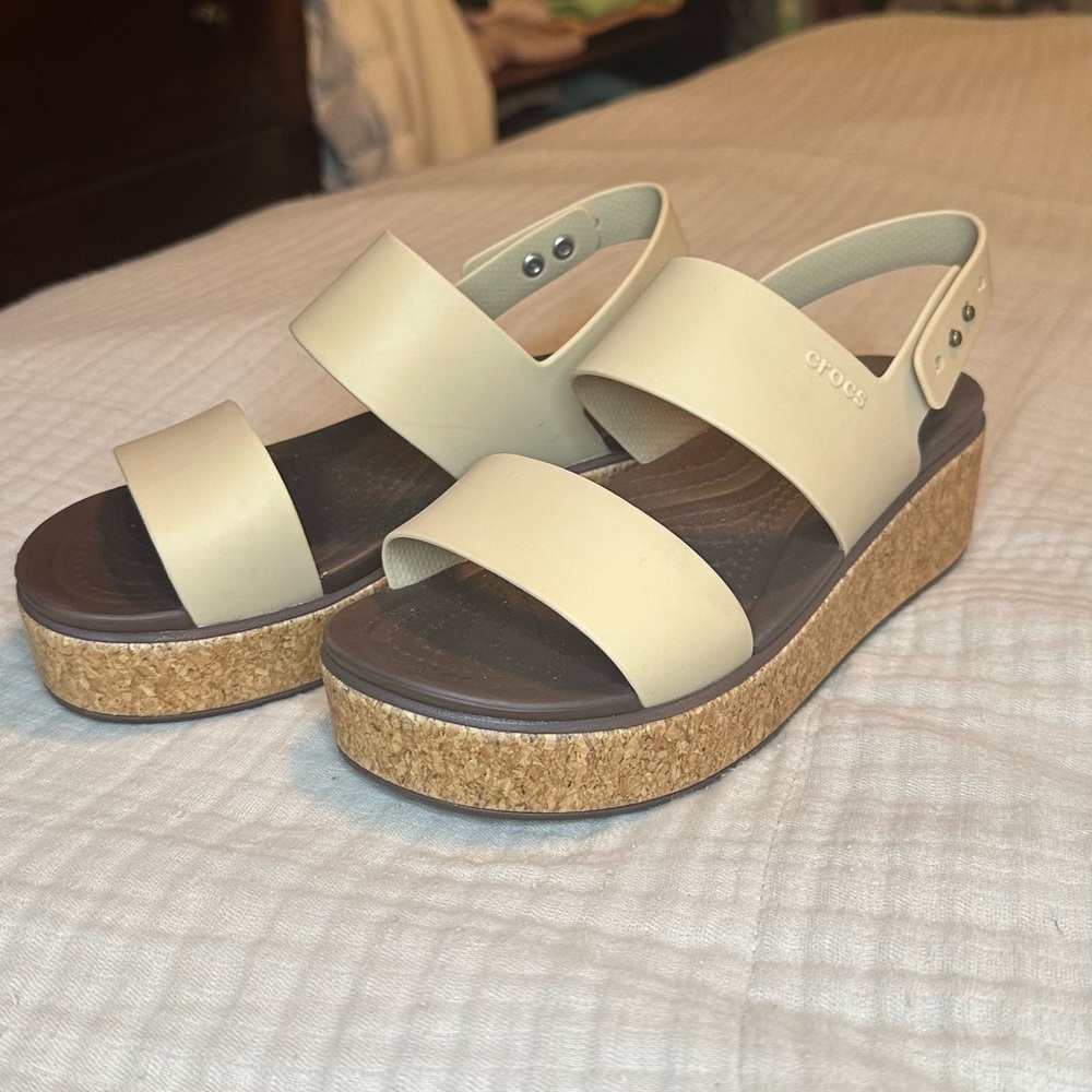 Crocs Women’s Beige Platform Sandal with Cork Wedge
